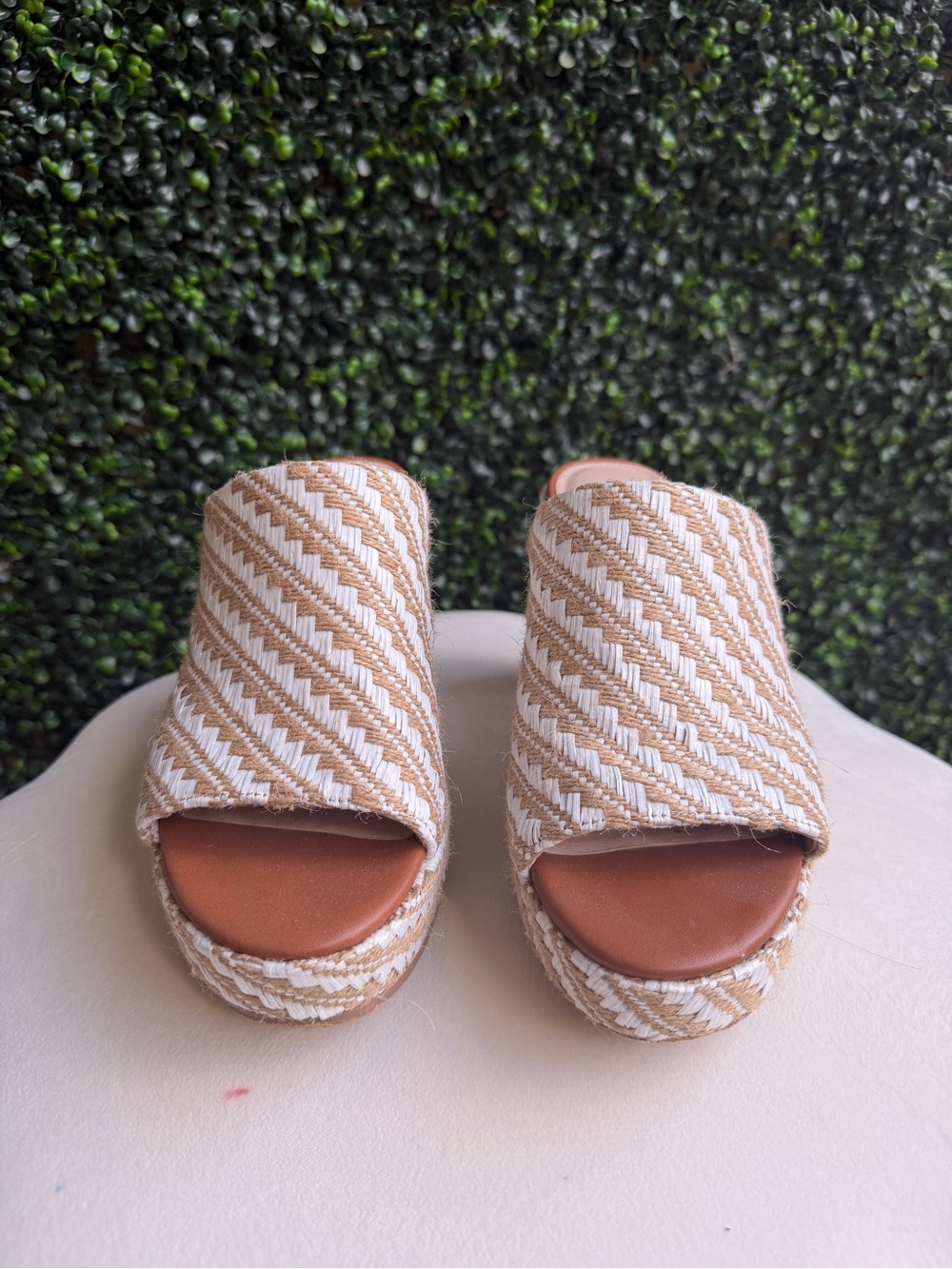CECILIA NEW YORK Beige and Tan Woven Slide Platform Sandals
